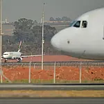 Voo da Latam é adiado em Brasília após ameaça de bomba