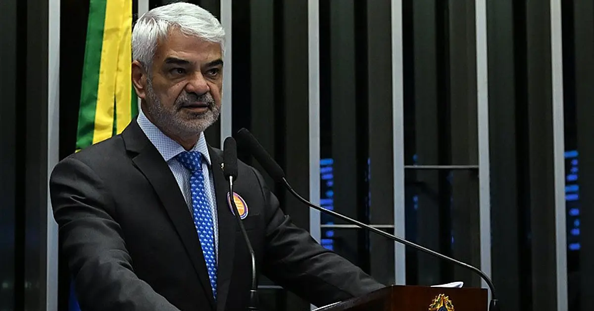 Senador Humberto Costa durante análise do Estatuto dos Direitos do Paciente no Senado