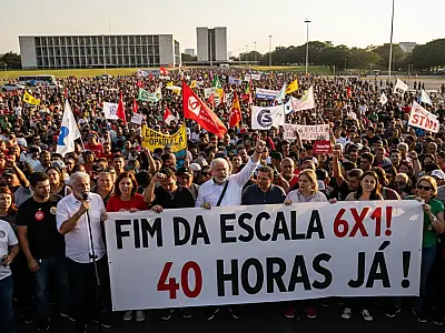 Presidente Lula durante encontro com lideranças sindicais no Palácio do Planalto.