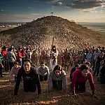 Fé e Tradição: Via Sacra do Morro da Capelinha Completa 53 Anos no DF