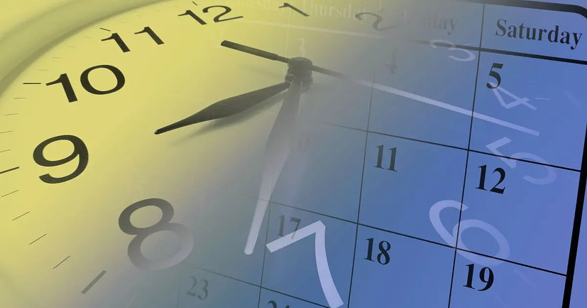 Relógio representando redução da jornada de trabalho para profissionais da enfermagem