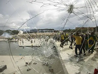 Congresso votará veto presidencial sobre regras de penas ligadas aos atos de 8 de janeiro.