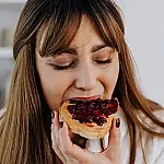 Veja 4 estratégias para evitar vontade de doce após o almoço