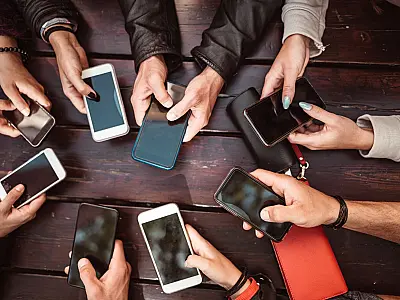 Turquia aprovou lei que restringe redes sociais para menores de 15 anos.