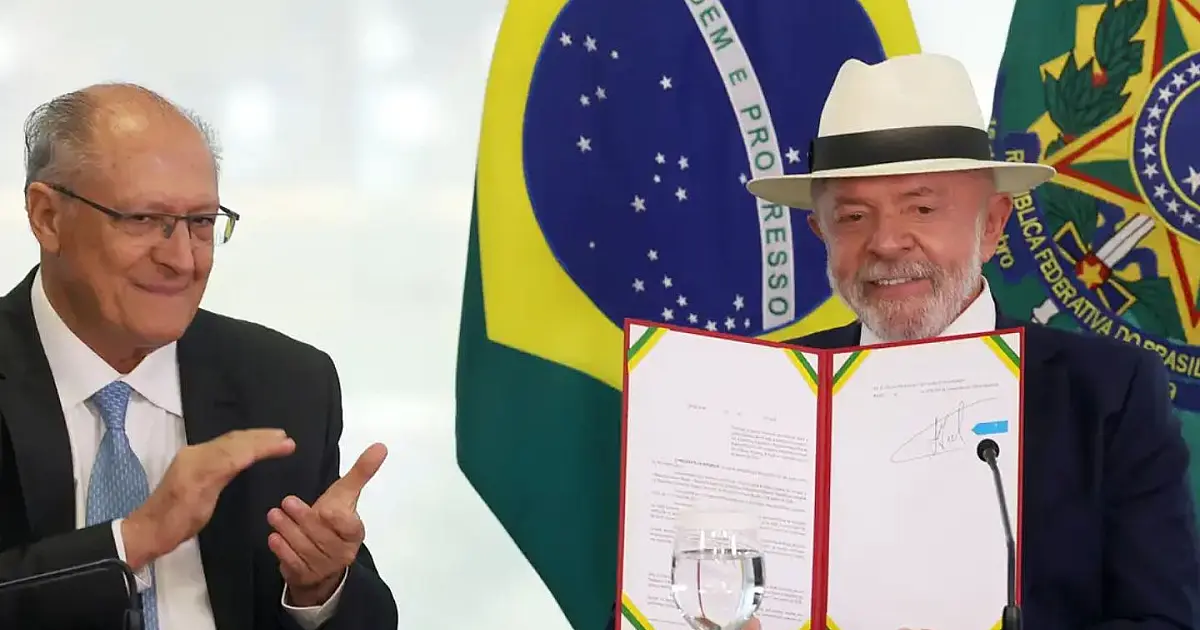 Lula durante cerimônia no Palácio do Planalto ao oficializar acordo entre UE e Mercosul.