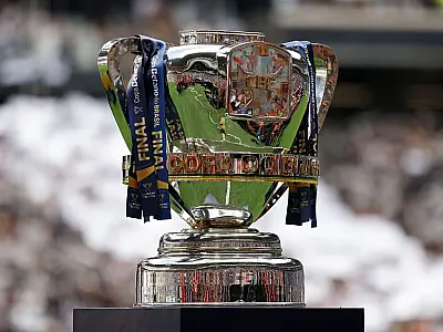 Taça da Copa do Brasil é o troféu disputado pelos clubes no torneio nacional.