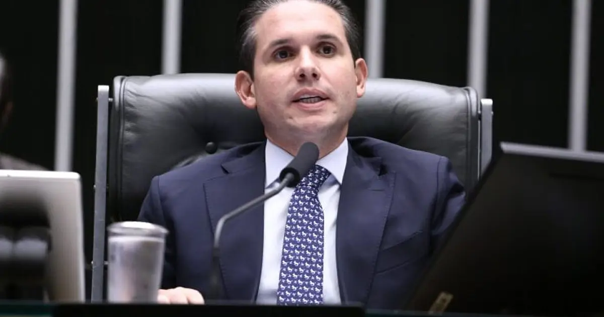 Hugo Motta durante declaração sobre proposta de financiamento da assistência social