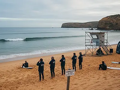 O icônico sino de Bells Beach terá que esperar mais dois dias para soar novamente na Austrália.