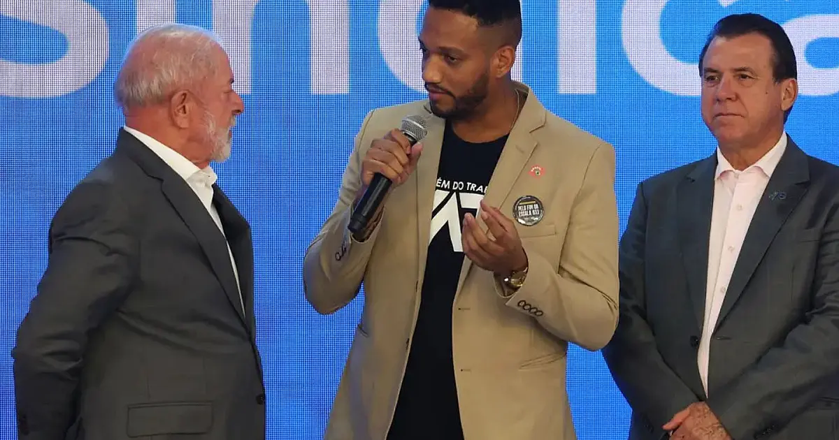 Presidente Lula em reunião com representantes de centrais sindicais em Brasília