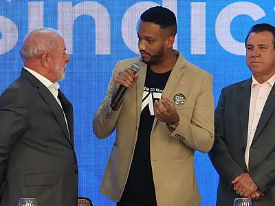 Lula se reúne com centrais sindicais e defende mobilização por nova jornada de trabalho