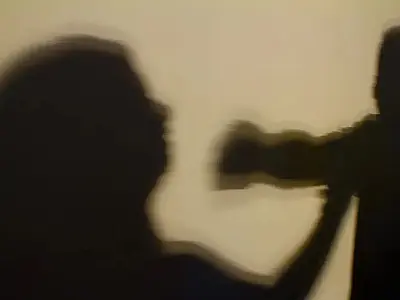 Decisão judicial no Rio determinou internação de adolescente investigado por crime sexual em Copacabana.