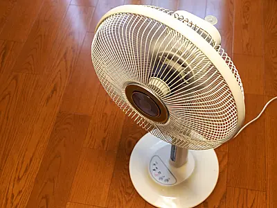 Ventilador é amplamente usado para amenizar o calor em ambientes fechados