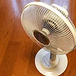 Dormir com ventilador no rosto pode causar desconfortos, alertam especialistas