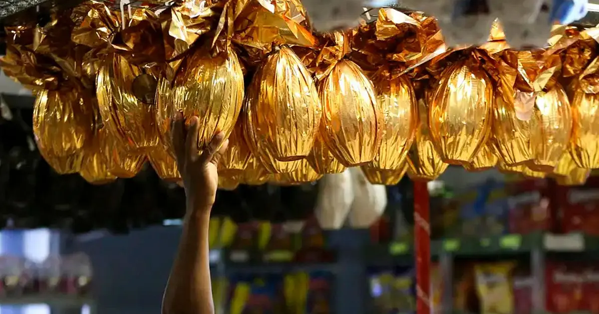 Ovos de Páscoa organizados para distribuição