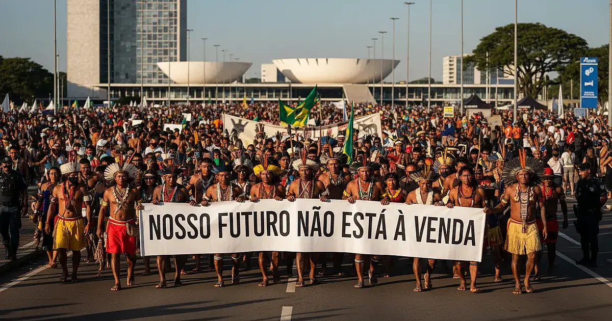Acampamento Terra Livre 2026: Milhares de indígenas ocupam Brasília por direitos e territórios