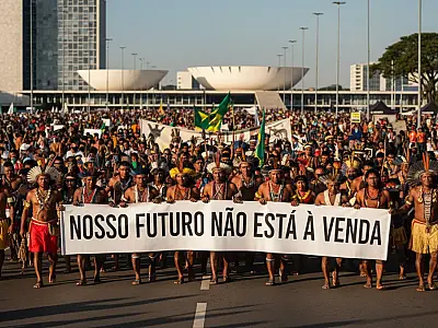 Integrantes de diversos povos indígenas se instalam em Brasília para a 22ª edição do Acampamento Terra Livre.