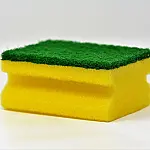 Truque com esponja na máquina pode deixar roupas mais limpas