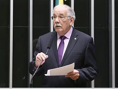 Projeto aprovado em comissão prioriza recursos públicos para clubes formadores.