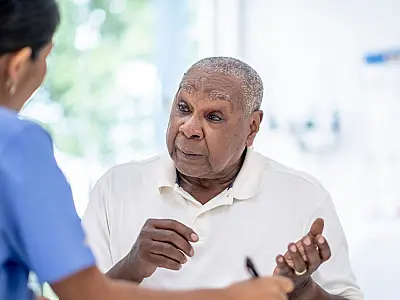 Lei permite que idosos renegociem dívidas sem comprometer renda essencial