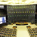 Congresso retoma atividades em abril com propostas travadas na pauta