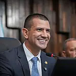 Douglas Ruas é eleito presidente da Alerj com ampla maioria