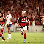 Flamengo assume liderança histórica em pontos no Brasileirão