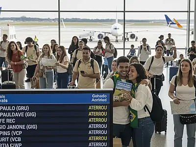 Crescimento de voos diretos e interesse por gastronomia impulsionam brasileiros em Portugal.