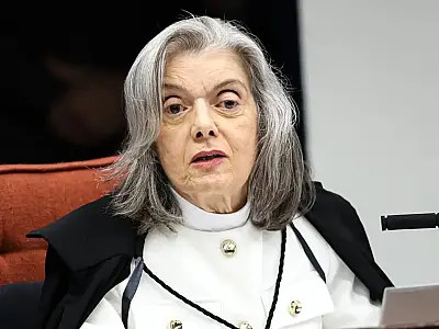 Julgamento no STF analisa ação por difamação envolvendo Eduardo Bolsonaro e Tabata Amaral.