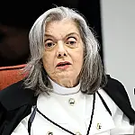 Cármen Lúcia vota para condenar Eduardo Bolsonaro por difamação