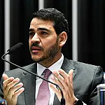 Senado recebe indicação de Jorge Messias para vaga no STF
