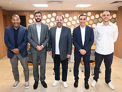 Dirigentes da CBF e da Federação Paulista durante encontro em São Paulo