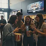 O renascimento do cinema: como a Geração Z está salvando as bilheterias em 2026