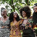 Emprego formal de mulheres negras cresce 29% em 2025 frente a 2023