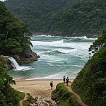 Havaí brasileiro: a praia secreta em São Sebastião que é o paraíso do surfe