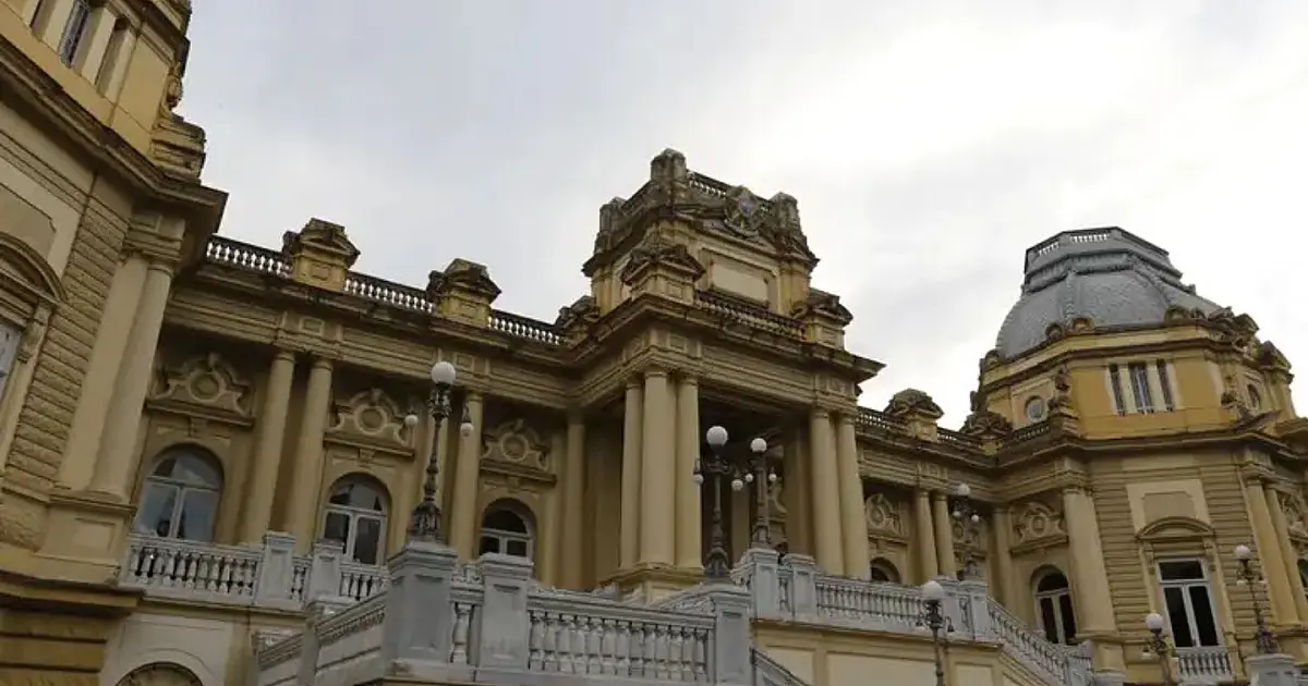 Palácio Guanabara, sede do governo do Rio, após decisão do STF sobre governador interino.