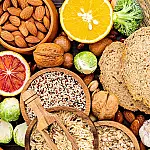 Intestino preso? Alimentação no horário certo pode ajudar a regular o funcionamento