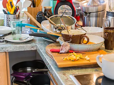 Bagunça constante pode estar ligada a estresse e sobrecarga emocional.