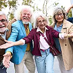 Cientistas apontam 3 fatores biológicos ligados à vida até 100 anos