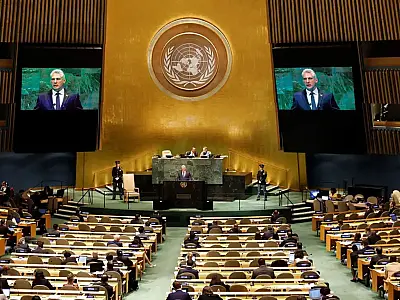 FMI revisa projeções e aponta desaceleração global com melhora para o Brasil