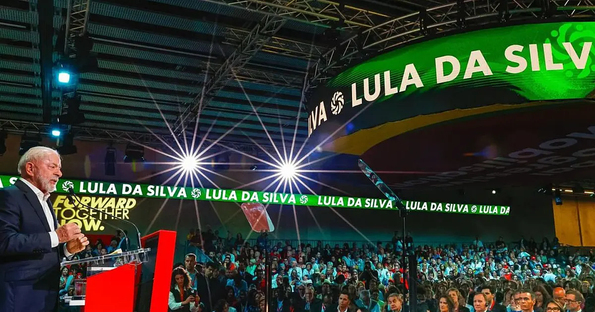 Presidente Lula durante discurso em evento político realizado em Barcelona, na Espanha.
