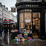 Chocolateria centenária da família real entra em colapso e expõe crise