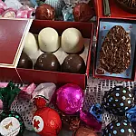 Quase 90% dos brasileiros vão comprar chocolates na Páscoa 2026 apesar de preços altos, revela estudo