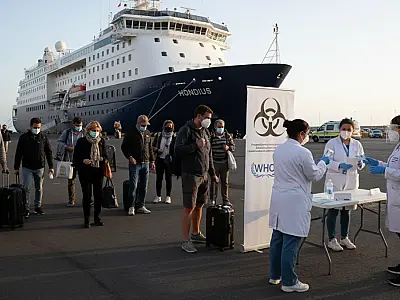Navio MV Hondius sob protocolos rigorosos da OMS após detecção de casos de hantavírus entre passageiros.