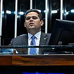 Davi Alcolumbre promulga Lei da Dosimetria após derrubada de veto