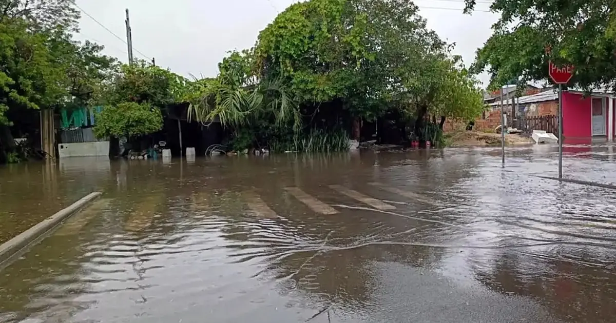 Alagamentos causados por temporal no Rio Grande do Sul deixam casas inundadas