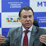 Brasil encerra 2025 com alta de 5% no número de empregos formais
