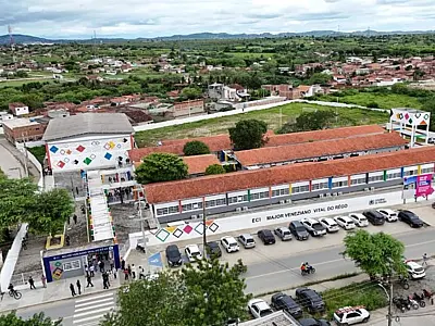 Governador Lucas Ribeiro visita as novas instalações da Escola Estadual Major Veneziano no bairro Acácio Figueiredo.
