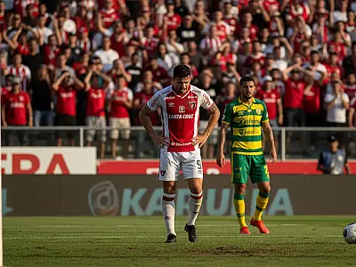 Tiago Marques perdeu a titularidade após marcar apenas um gol em sete partidas pelo Santa Cruz na Série C