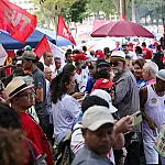 Ato no Dia do Trabalhador pede fim da escala 6x1 e mais direitos