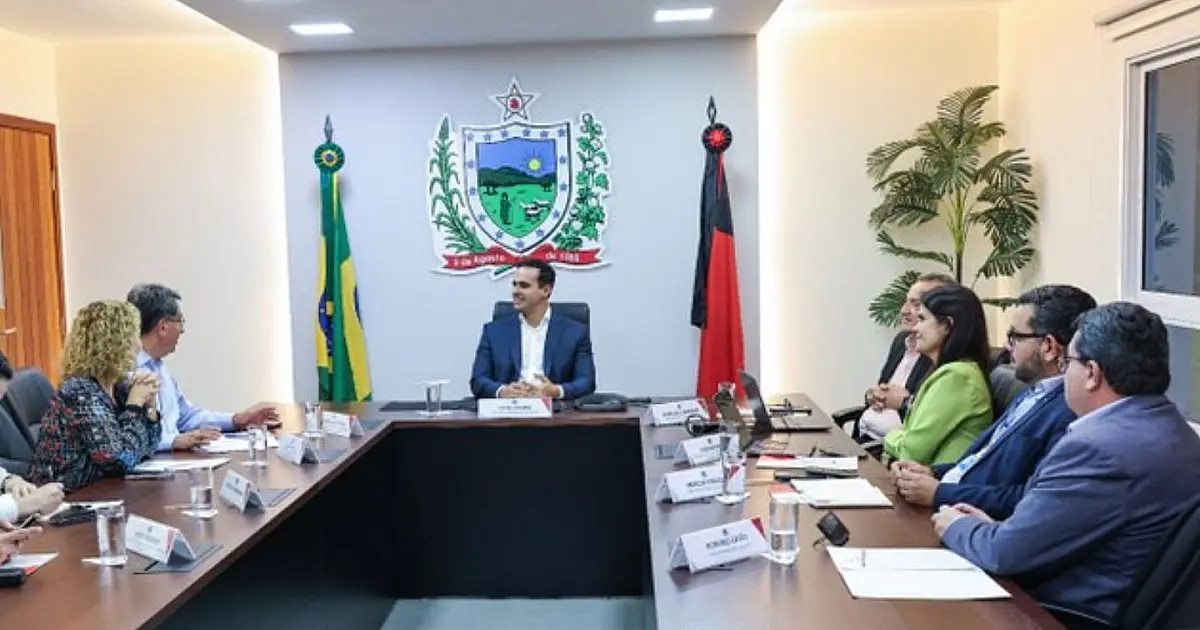 Reunião entre Lucas Ribeiro e representantes do Banco Mundial sobre o Projeto de Segurança Hídrica da Paraíba